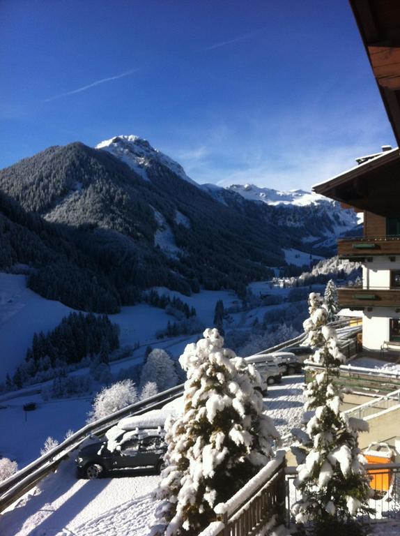 Ski In-Ski Out - Gaestehaeuser Saalbach-Hinterglemm - Wallegghof Christianhof Exterior photo